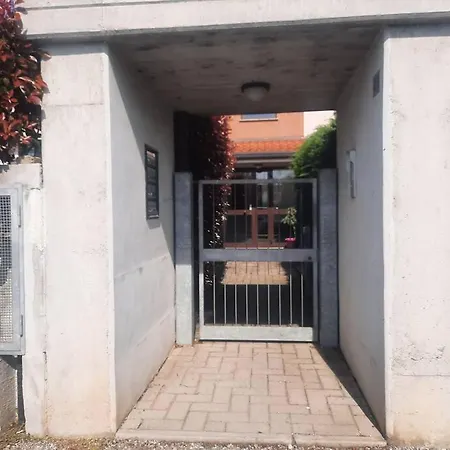Business Italyving Apartment Origgio